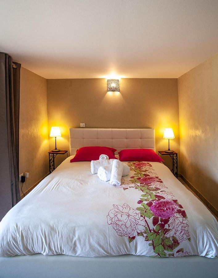 Gîtes de Pouzelande Sanilhac  Extérieur photo